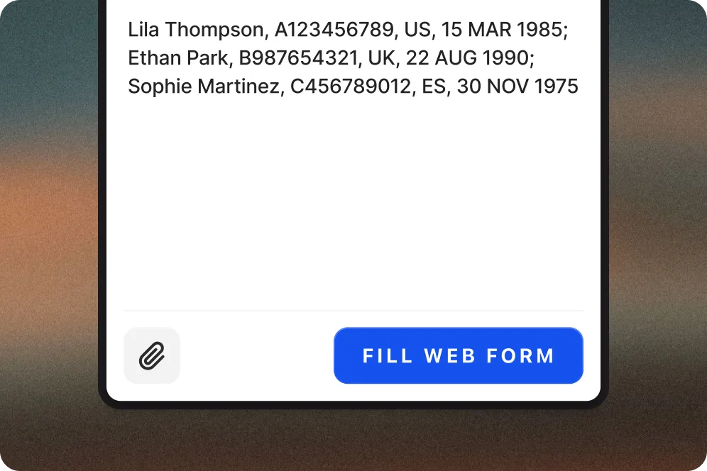 FillWise Chrome extension widget showing pasted data and a Fill Web Form button